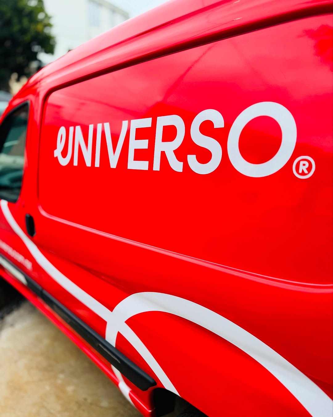 Tienda Universo — trabajo destacado