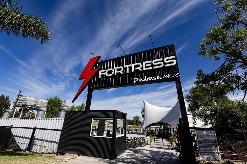 Fortress — trabajo destacado