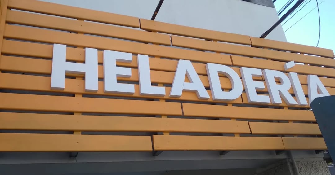Heladeria Piccolino — trabajo 086